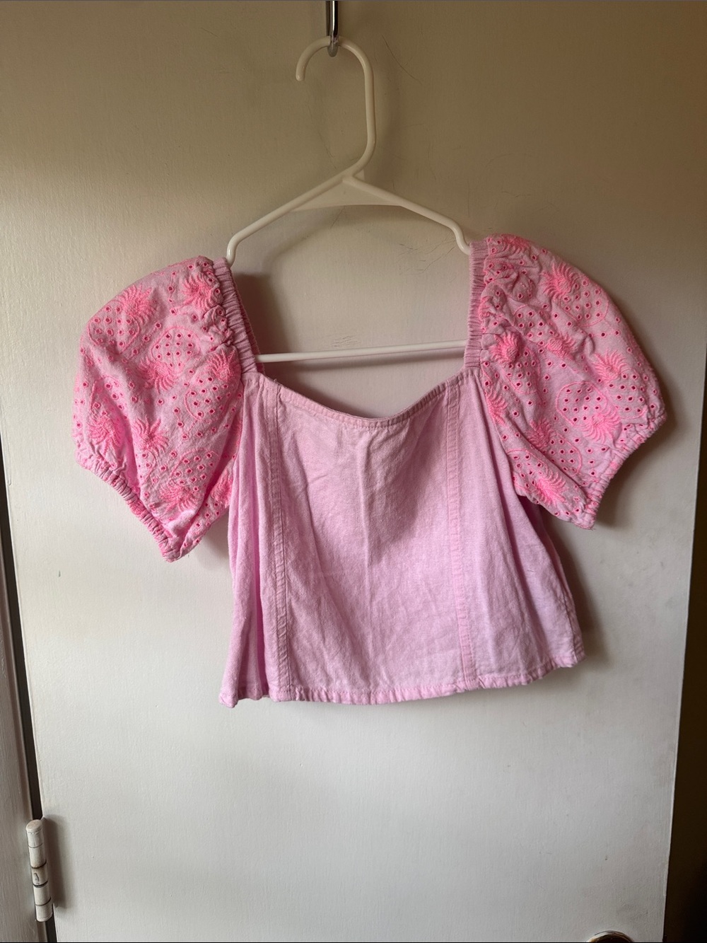 Old Navy Pink Puff-Sleeve Eyelet Cropped Top